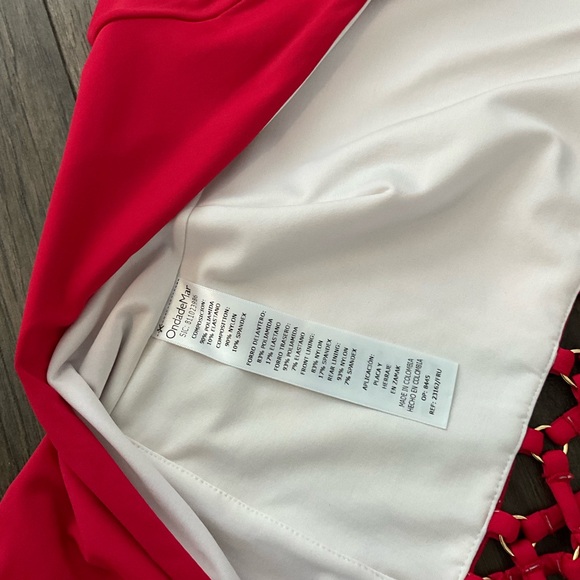 Gorgeous Bright Red Ondademar One Piece - Picture 4 of 4